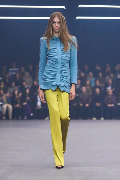 Look 1